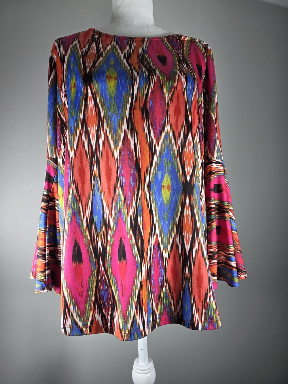 New Directions Women’s 1X Multicolor Abstract Bell Sleeve Tunic Top